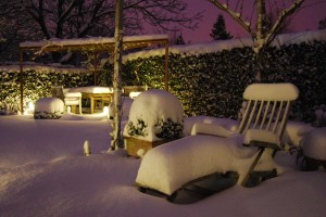 Terrassengestaltung mit Licht im Winter