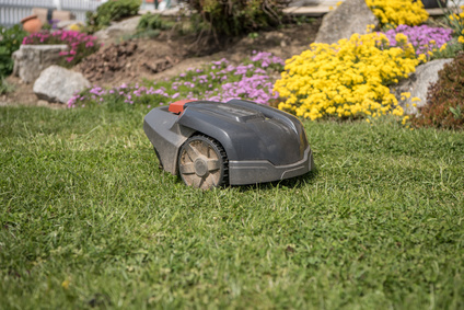 Roboter beim Mähen