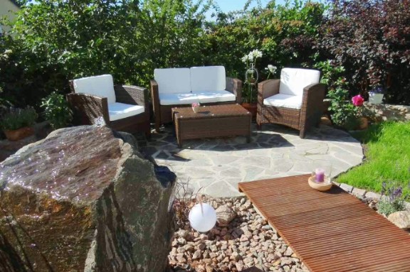 Mediterraner Garten mit Wasserspiel Mediterraner Garten mit Wasserspiel