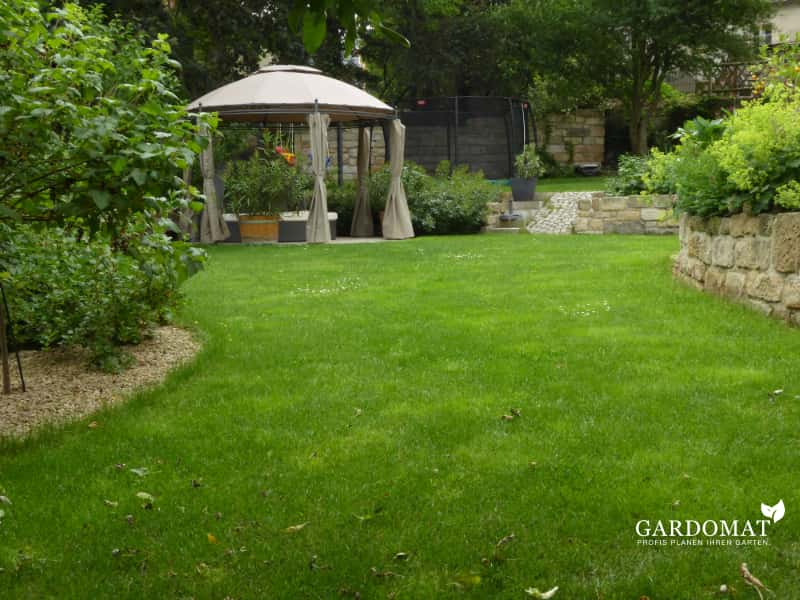 Gründerzeitvilla mit romantisch-natürlichen Garten Gründerzeitvilla mit romantisch-natürlichen Garten