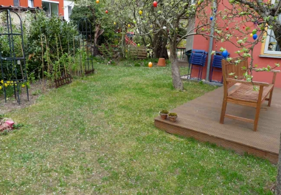 Hausgarten im natürlichen Stil