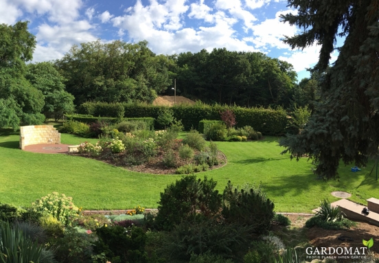 Großer klassischer Garten